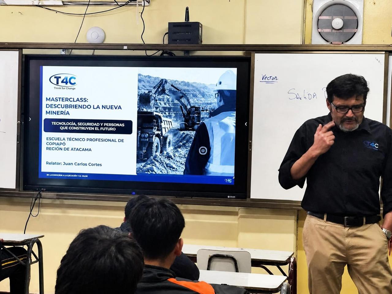 Presentación de la masterclass T4C en el Liceo Técnico ETP de Copiapó